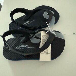 **BRAND NEW** Old Navy Toddler Flip Flops